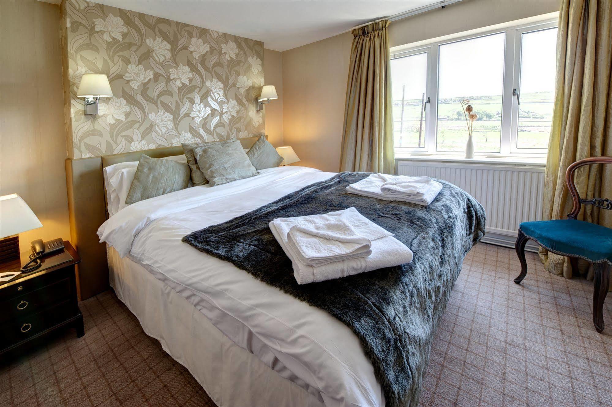 Clough Manor Hotell Denshaw Exteriör bild